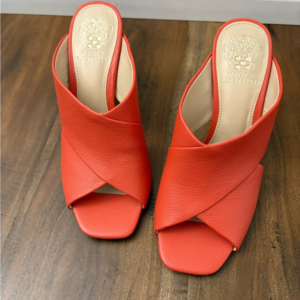 Adorable Vince Camuto mules 🧡🧡